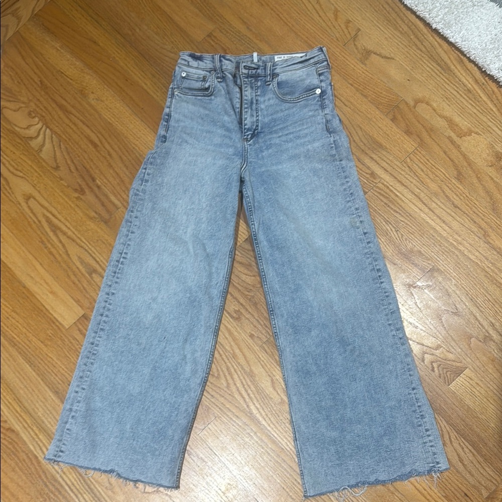 Stylish Light Blue Wide-Leg Women's Jeans